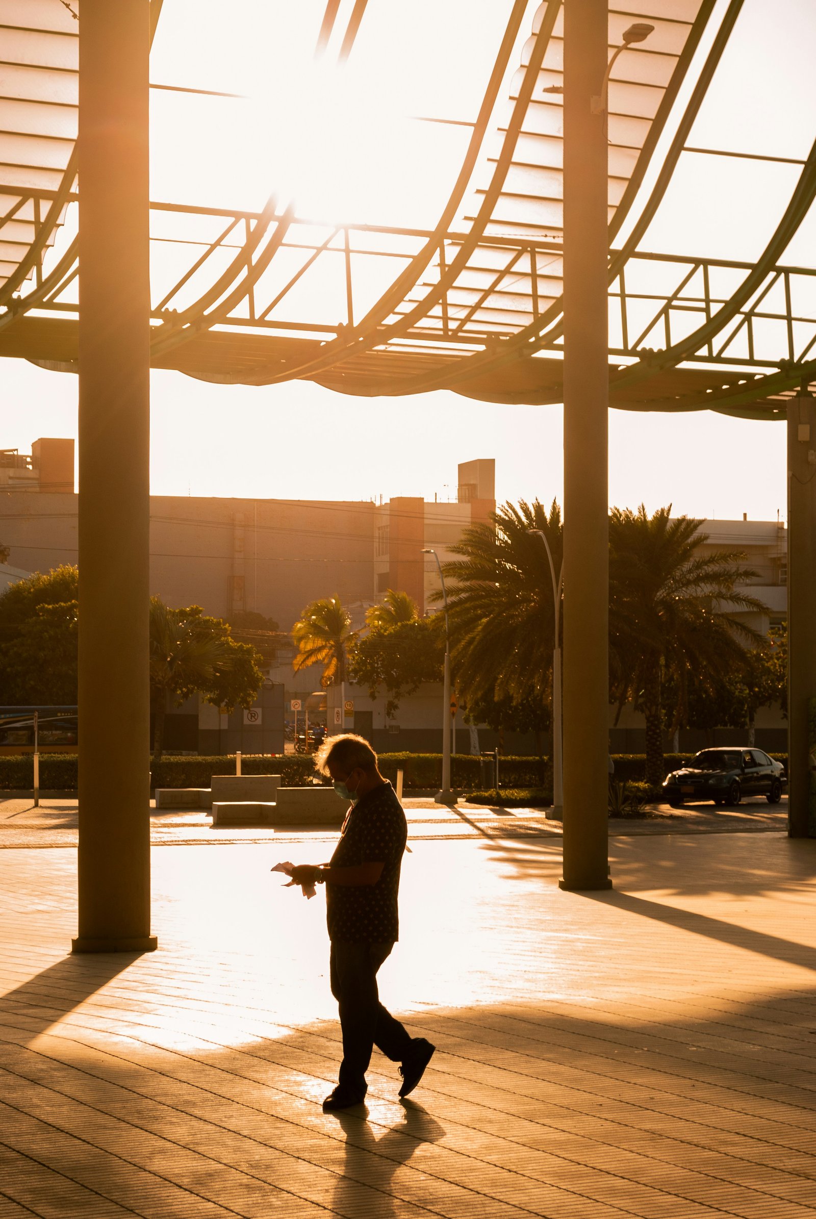 Golden late-afternoon light over Barranquilla's outdoor promenade, the starting point for Caribbean coast day trips